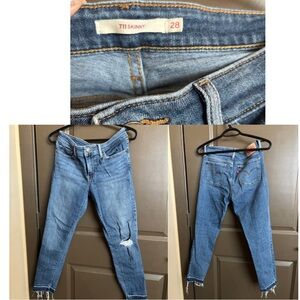 Levi’s women 711 skinny jeans